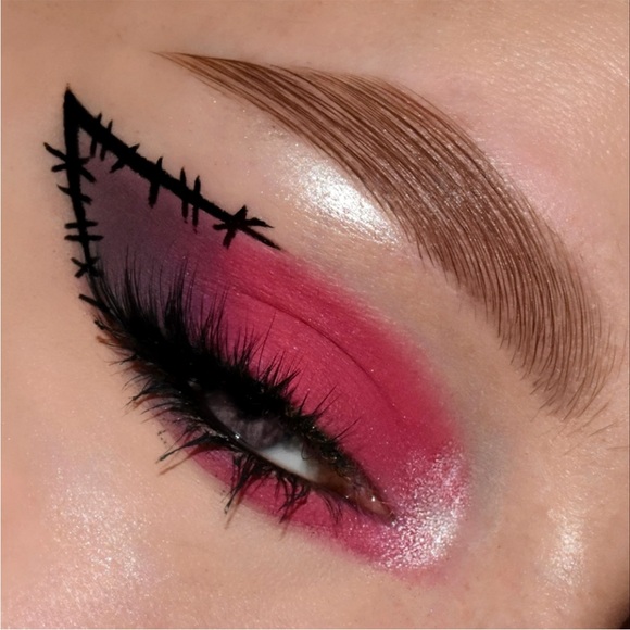 BRAND NEW: ColourPop x Nightmare Before Christmas Scream Queen Eyeliner - Picture 4 of 8